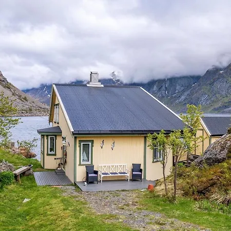 Sea-view House In Sund (Nordland)