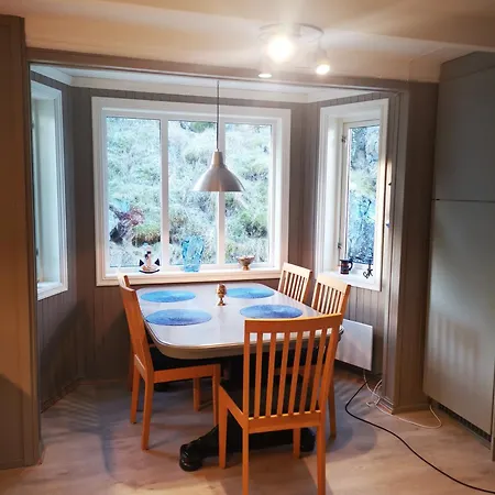 Sea-view House In Feriehus Sund (Nordland)