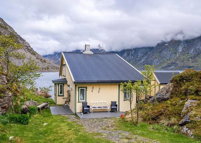Sea-view House In Sund (Nordland)